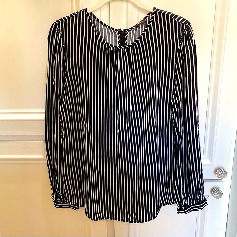 J McLaughlin Black and White Striped Women's Top size Small